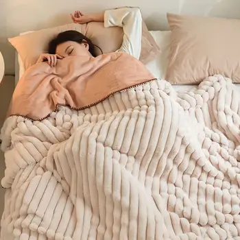 Плюшевое одеяло с кроликом, Зимнее толстое Фланелевое одеяло молочного кораллового цвета, двойное теплое одеяло для дома и комфорта, покрывало для дивана, одеяла