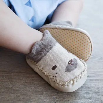 1 Пара мультяшной милой детской обуви для малышей, нескользящие носки с мягкой подошвой, носки для младенцев с животным рисунком, мягкая теплая детская обувь